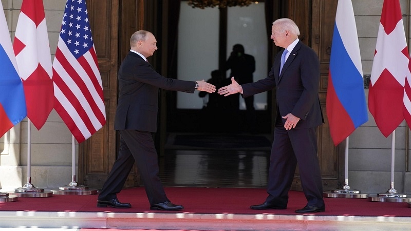 Сенатор США: Байден слаб перед Путиным