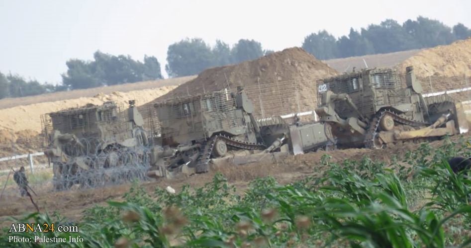 Israeli bulldozers escorted by two military tanks entered into eastern Gaza city 