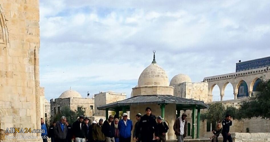 Extremist Jewish Settlers break into Al-Aqsa courtyards 