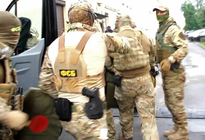 القبض على قنصل إستونيا في بطرسبورغ لدى محاولته تسلم "مواد سرية" من مواطن روسي