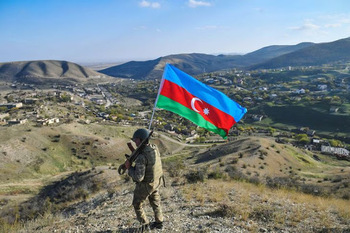 Баку: армяне подожгли позиции азербайджанской армии