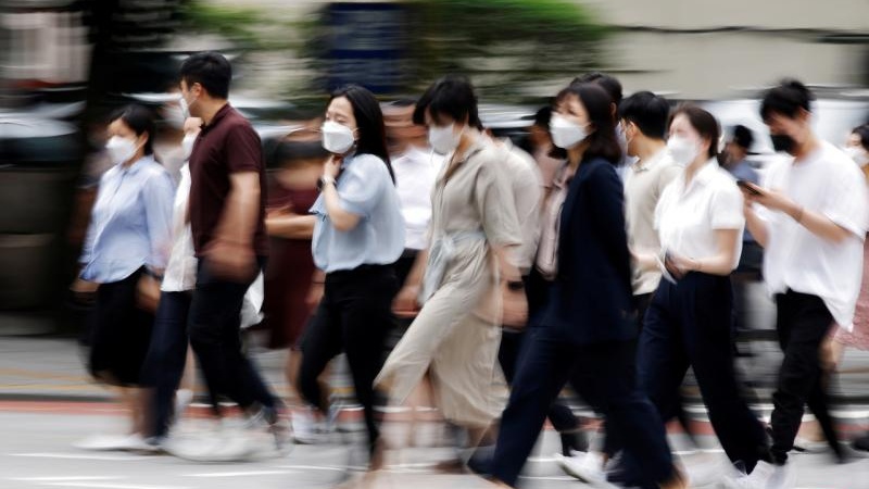 韩国确诊病毒正在20至30岁的未接种冠病疫苗群体中迅速传播