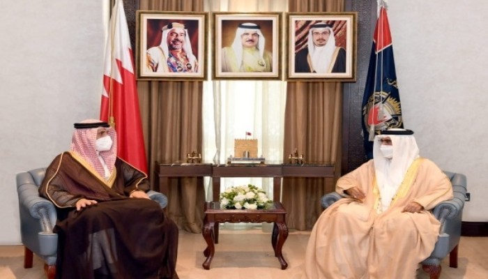 وزير الداخلية البحريني يستقبل سفير المنامة لدى اسرائيل