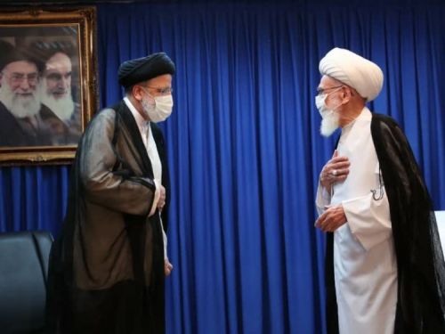 الشعب الإيراني أبدى صمودا ومقاومة باسلة تجاه مبادئ وقضايا الثورة