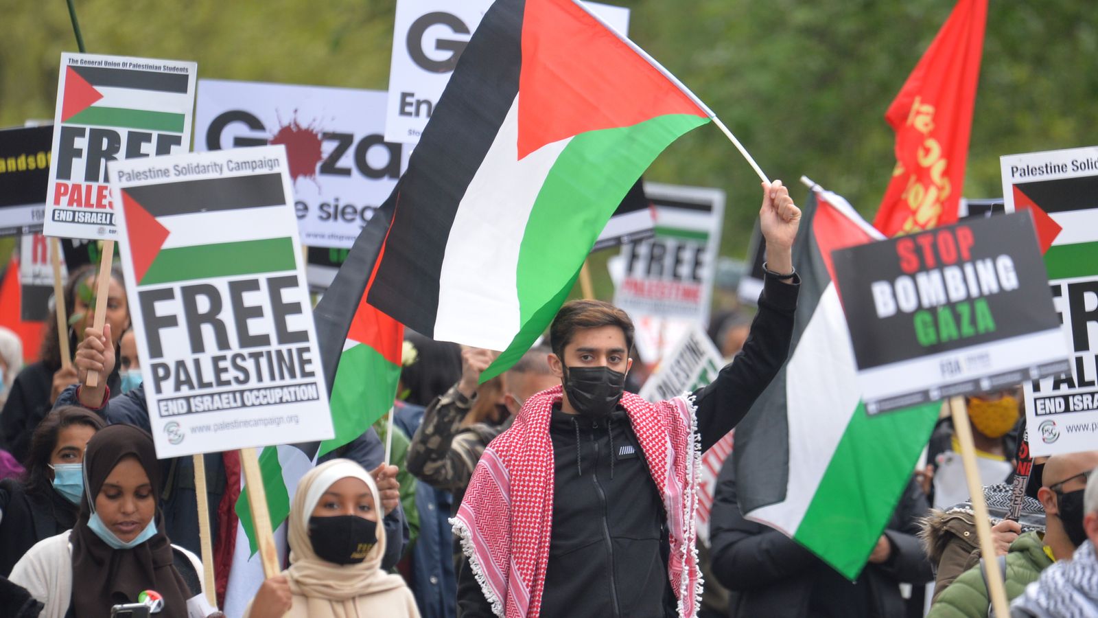 مظاهرات في لندن تندَّد بالصمت الدولي تجاه الجرائم الإسرائيلية بحق الشعب الفلسطيني