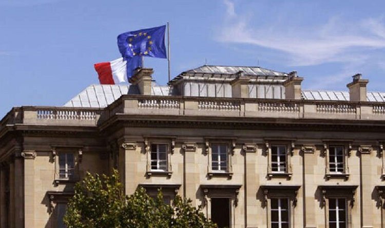 بسبب تطورات الوضع الأمني في أفغانستان فرنسا تطلب من رعاياها المغادرة