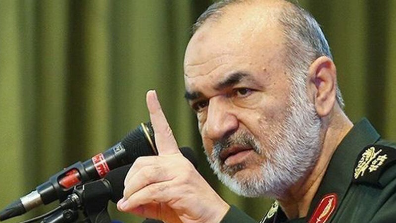 Tümgeneral Selami: Düşmanın komploları, İran İslam Cumhuriyeti'nin gücünü arttırmıştır
