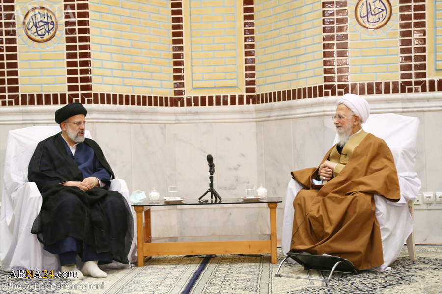 تصویری رپورٹ/ ایران کے نومنتخب صدر آیت اللہ رئیسی کی آیت اللہ جوادی آملی سے ملاقات