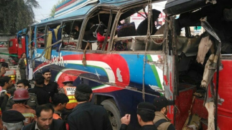 Pakistan, esplode pullman: 13 morti