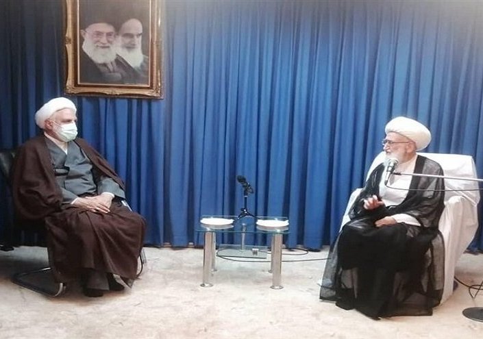 رئيس السلطة القضائية يلتقي "مراجع وعلماء الدين وكبار المسؤولين" في قم المقدسة