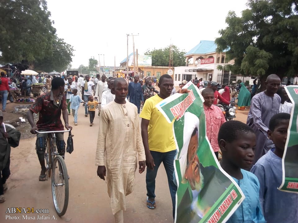 Photos: Mass 'Free Zakzaky' protest march in Talata Mafara, Nigeria after performing Friday Prayer / Fate of Buhari like tyrant Saddam-Hitler