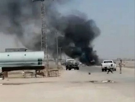 الاحتلال الأمريكي يستهدف عبر طائرة مسيرة شاحنة نقل مواد غذائية في بلدة السويعية بريف دير الزور