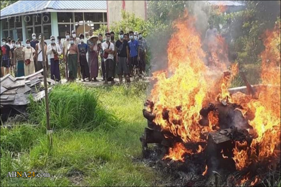  စစ္တပ္ က ပစ္ခတ္သျဖင့္ ေသဆုံးသြားသည့္ ဆိပ္ခြန္႐ြာသား လူငယ္ ၄ ဦးကို မီးသၿဂႋဳဟ္