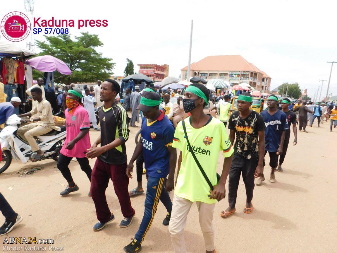 “Decenas de personas asisten a la marcha de protesta para exigir la liberación del Sheij Al-Zakzaky en Kaduna, Nigeria”