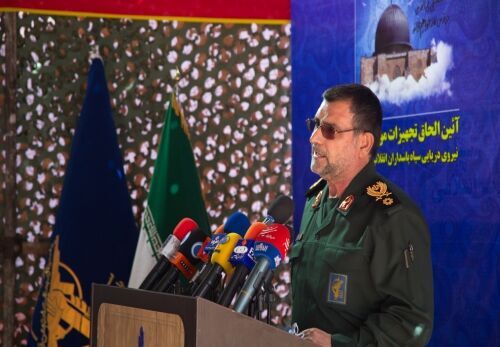 قائد عسكري إيراني يوكد جهوزية القوات البحرية للدفاع عن قیم الثورة الإسلامية