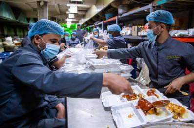 Photos: Host restaurant of al-Abbas shrine distributes thousands of meals on Arafa day and Eid al-Adha