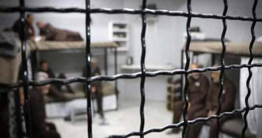 14 اسيراً فلسطينيا يواصلون اضرابهم عن الطعام رفضاً لاعتقالهم الإداري