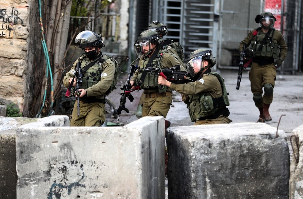 إصابة شاب برصاص الاحتلال واعتقالات بالضفة والقدس المحتلتين