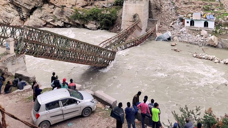 ہندوستان؛ ہماچل میں تودے گرنے سے 9 سیاح جانبحق