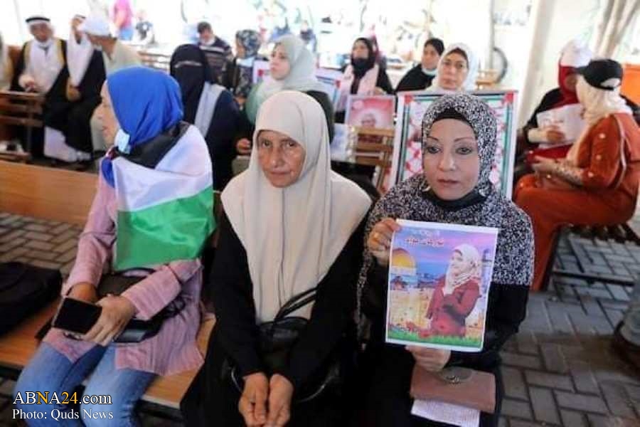 Photos: Palestinians weekly protest in support of the prisoners in Israeli jails in front of int'l committee of Red Cross in Gaza