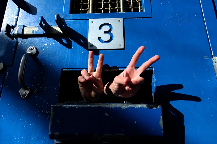 Palestinian prisoners on hunger strike in protest to illegal detention