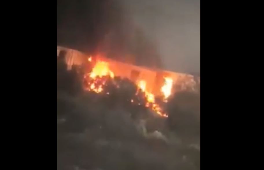 Video: Palestinian freedom fighters set on fire caravans installed by Israeli settlers on Palestinian-owned land on Sabih Mountain