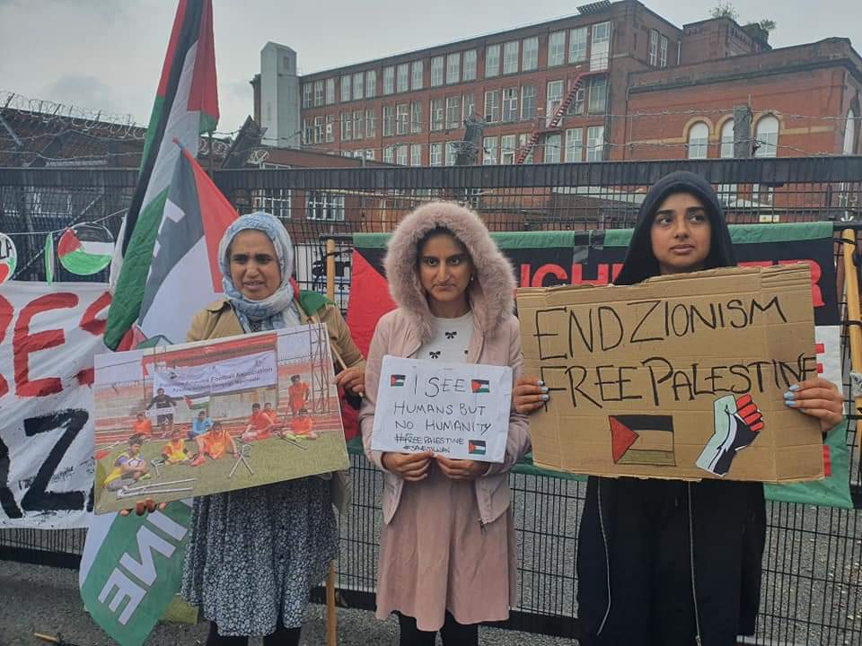 Photos: Solidarity with Gaza children in front of Elbit weapons factory of Oldham