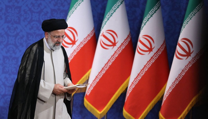 Imam Khamenei to endorse Raeisi's presidential decree on Tuesday