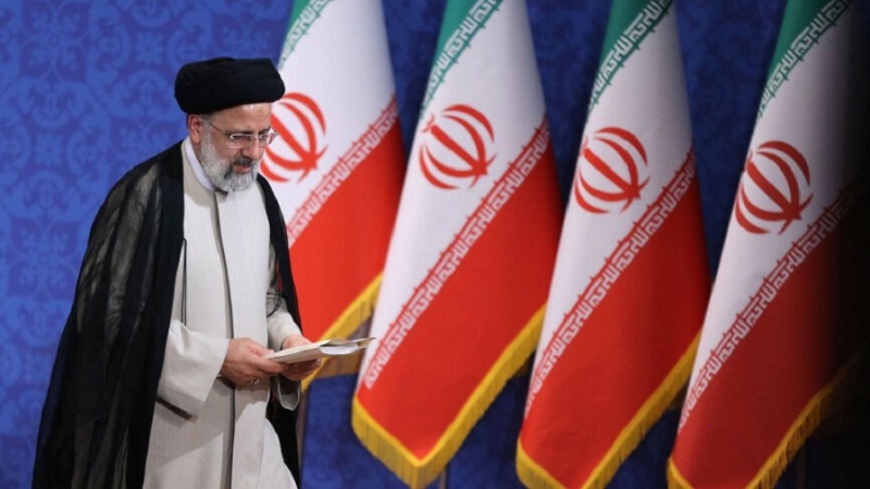 イラン次期大統領の就任式に世界73カ国の代表が参列