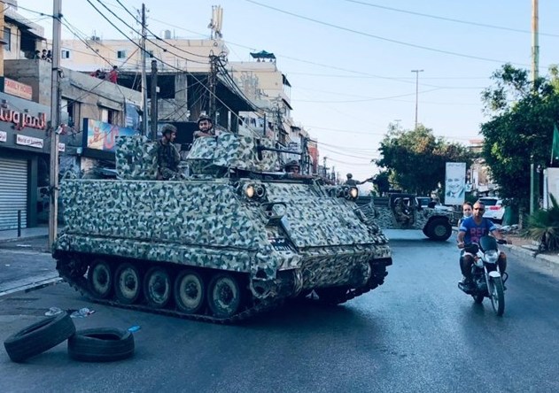 لبنان: الجيش ينتشر في خلدة بعد تعرّض جنازة علي شبلي لإطلاق نار