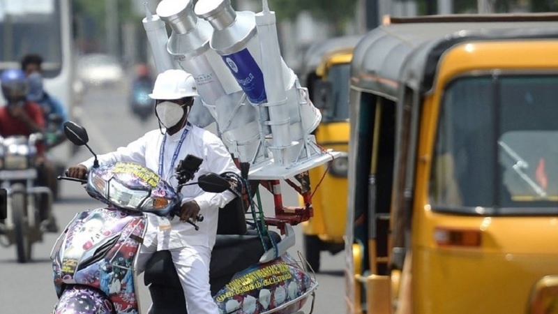 インドで接種呼びかけ、製造ワクチンを背に疾走