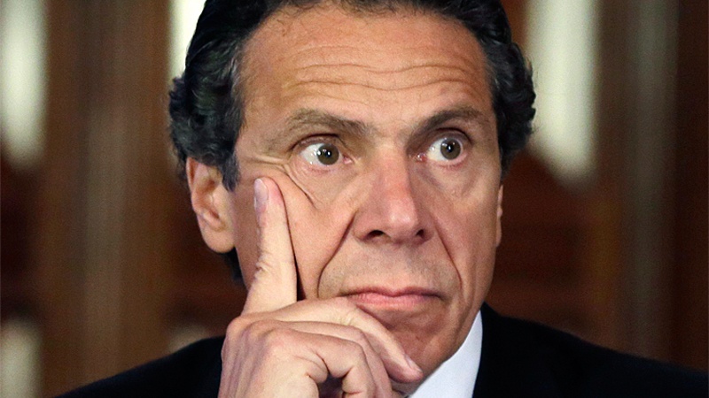 Governatore di New York accusato di molestie sessuali