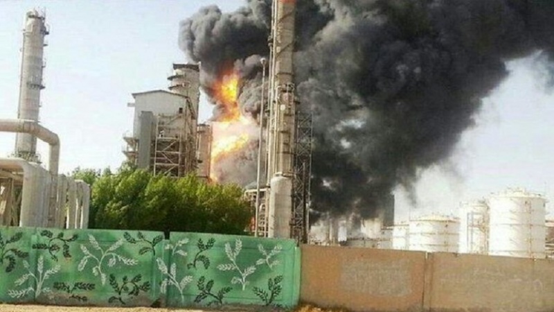 Iran: Brandbekämpfung im Mahshahr Petrochemie-Komplex / Explosion dementiert