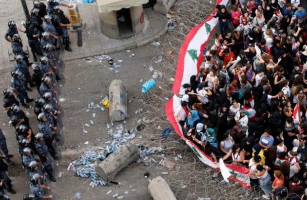نقل 13 جريحا إلى المستشفيات وإسعاف 71 ميدانيا خلال احتجاجات بيروت