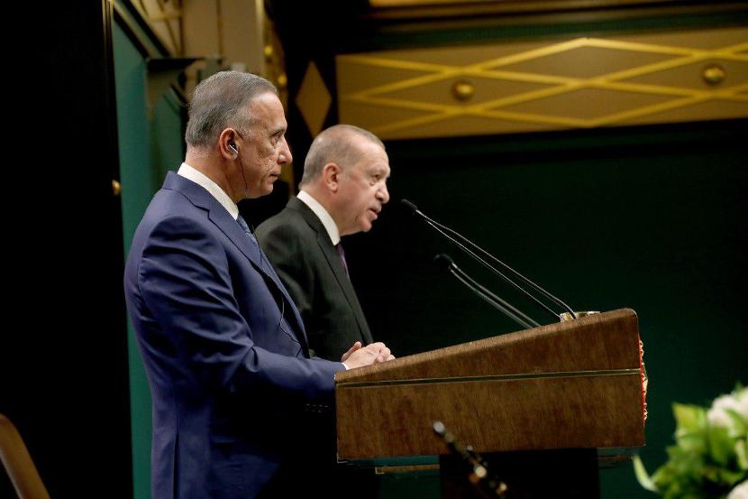وزير الخارجية يسلّم أردوغان دعوة من الكاظمي لحضور اجتماع قادة دول الجوار 
