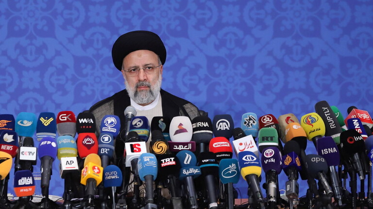 الرئيس الايراني يقدم تشكيلته الوزارية المقترحة للبرلمان خلال اليومين
