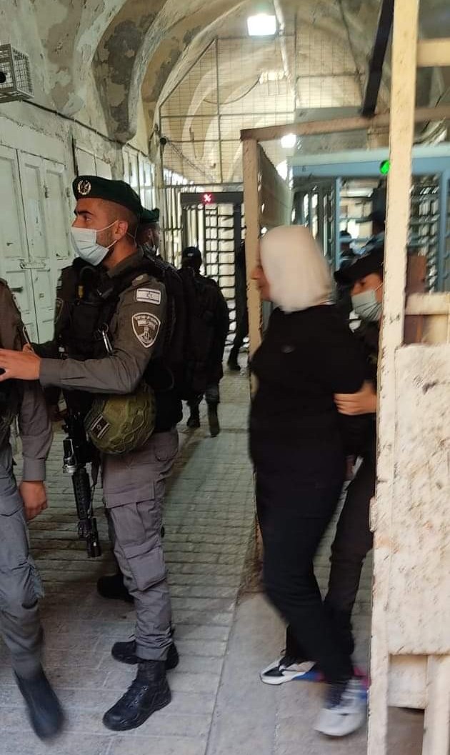 الاحتلال الإسرائيلي يعتقل فتاة قرب المسجد الإبراهيمي