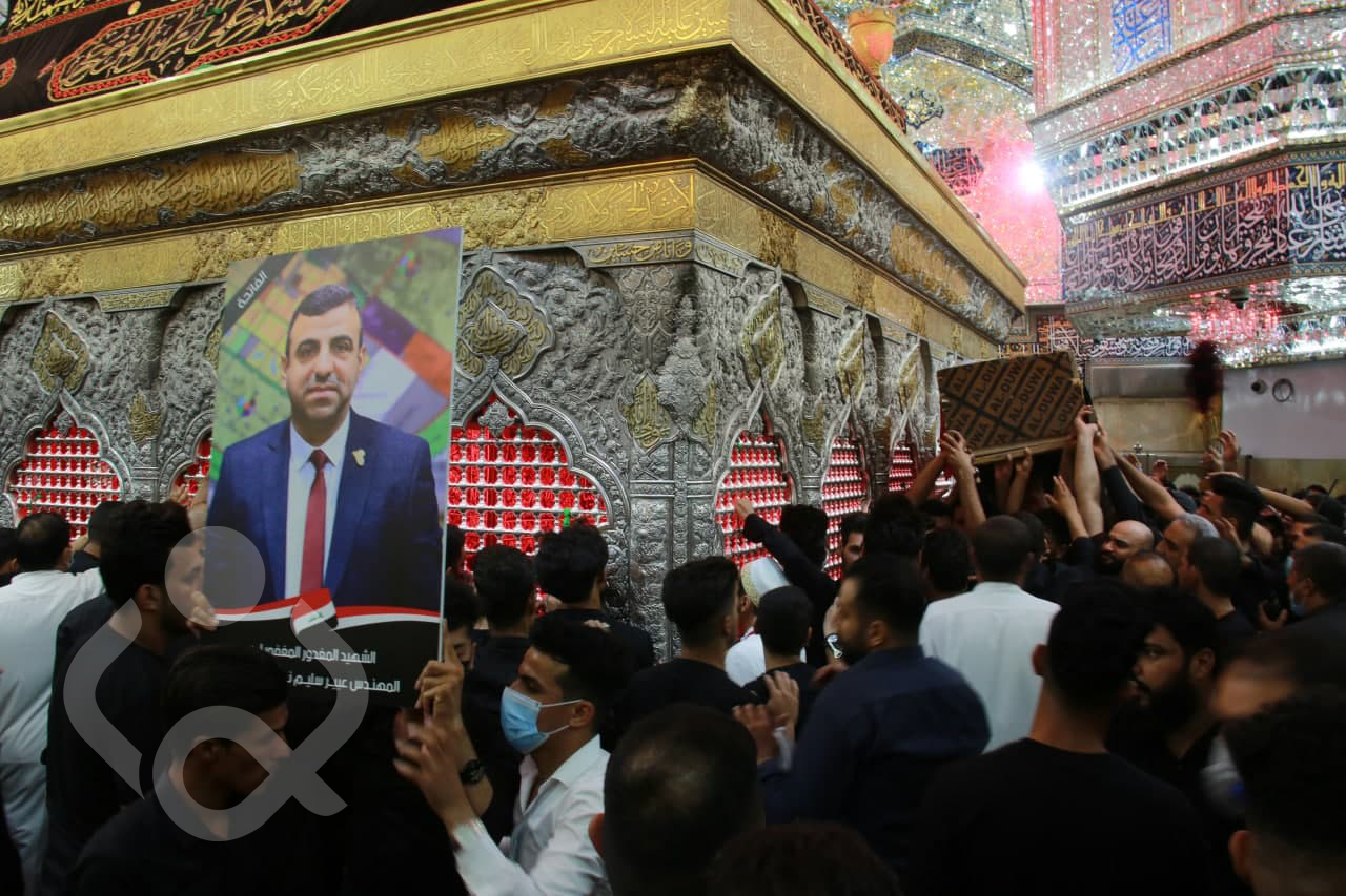 ممثل السيستاني يشارك في تشييع مدير بلدية كربلاء+(صور)