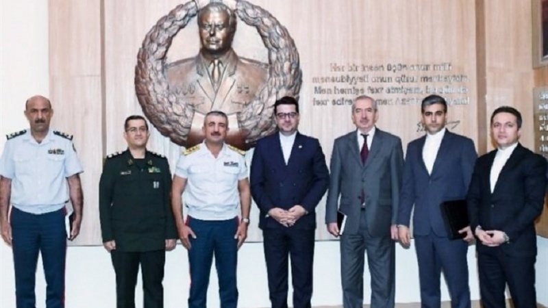 Посол Ирана в Баку встретился властями Азербайджана