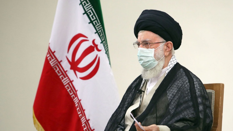 ڕابەری مەزنی شۆڕشی ئیسلامی: بەرنگار بوونەوەی کۆرۆنا پرسی یەکەم و بەپەلەی وڵاتە