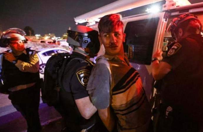 قوات العدو الصهيوني تعتقل فتى فلسطينيا من بيت لحم 