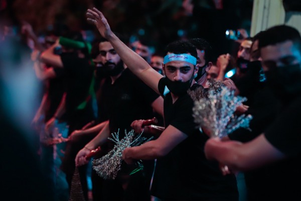 ما تفعله السلطة مع شعائر عاشوراء كاشف عن ضخامة الأزمة السياسية بين الحكم والشعب