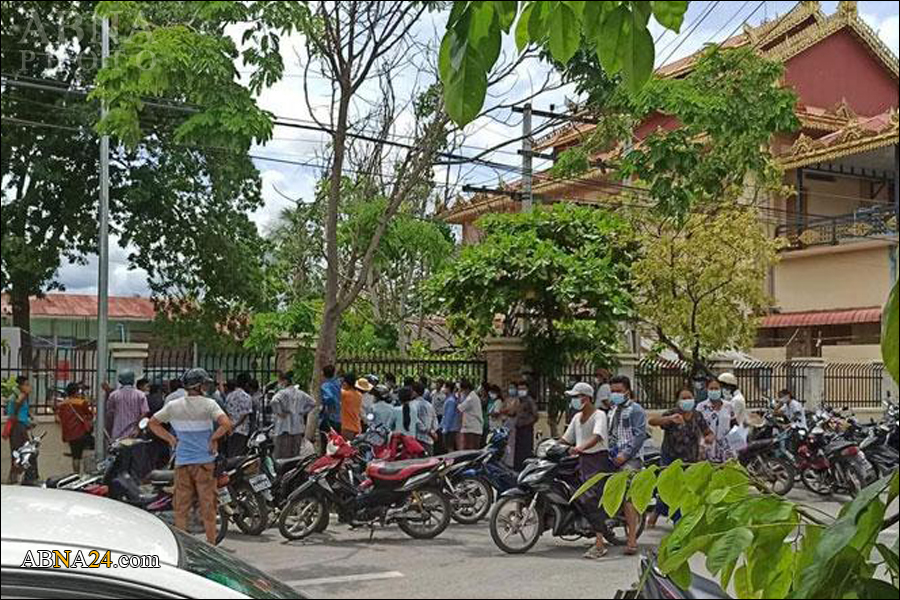 မႏၲေလးၿမိဳ႕ တြင္ နယ္ေက်ာ္ကဒ္ ရရွိ ေရး ကဒ္တစ္ကဒ္ လွ်င္ ၅၀၀၀ ေပးရ သည့္ အျပင္ ေလွ်ာက္လႊာ ေၾကးပါေပး ေနရ