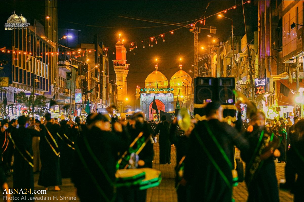 Photos : des milliers de personnes participent à la procession de deuil de Muharram autour du sanctuaire sacré d'al-Kadhimiya