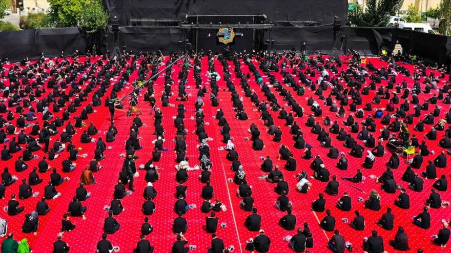 Les Iraniens commémorent l'Achoura, le jour du martyre de l'imam Hussein (P)