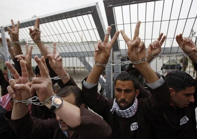 11 أسيرًا فلسطينيا في سجون العدو يواصلون معركة الإضراب عن الطعام 