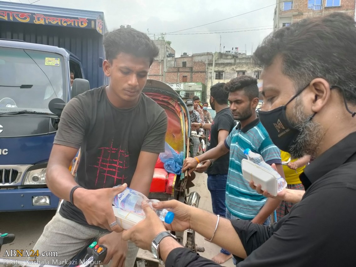 Photos: Distributing cold water in the name of Imam Hussain in Mirpur of Dhaka