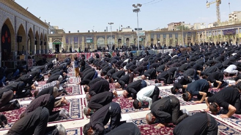 بە جێ ھێنانی نوێژی نیوەڕۆی عاشورا لە سەرتاسەری ئێران