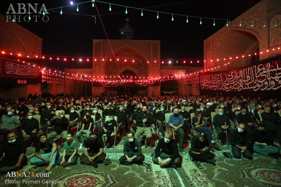 تقارير مصورة / مجلس عزاء في "ليلة الوحشة" في مدينة اصفهان 