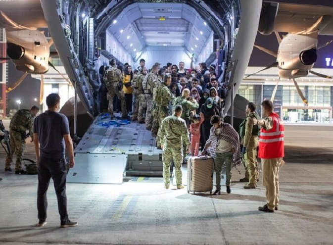ألمانيا: بحثنا مع طالبان إجلاء أكبر عدد ممكن من الناس من أفغانستان